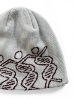 画像3: COMFORTABLE REASON " DANCING DNA BEANIE " - WHITE (3)