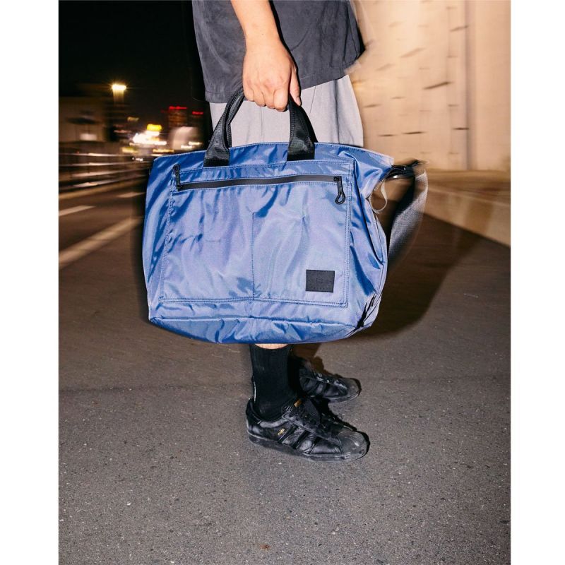 EVISEN SKATE SHOULDER (TOTE) | www.cestujemtrekujem.com